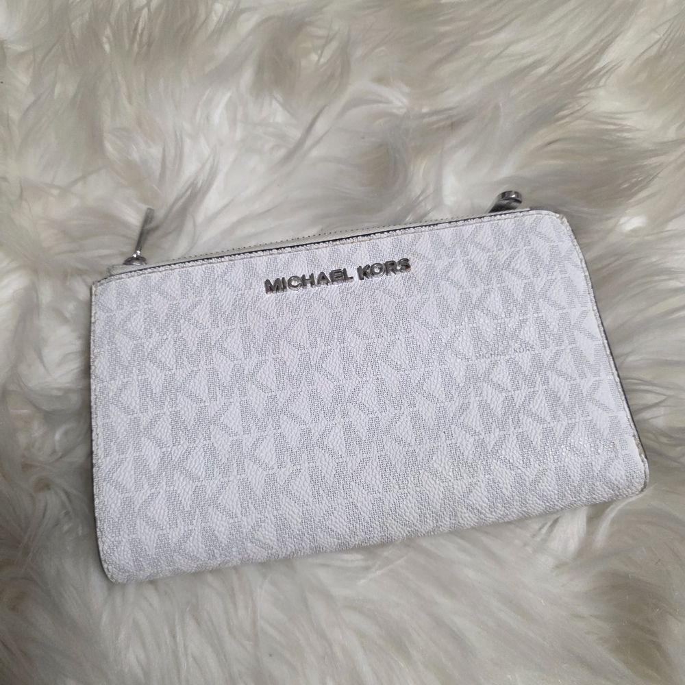 Michael Kors White MK Signature Zip Wristlet